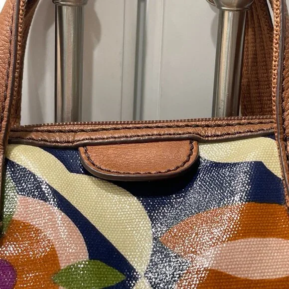 -Mod Bloom Pop – Vintage Fossil Key-Per Mod-Floral Messenger Crossbody Bag - Picture 4 of 16